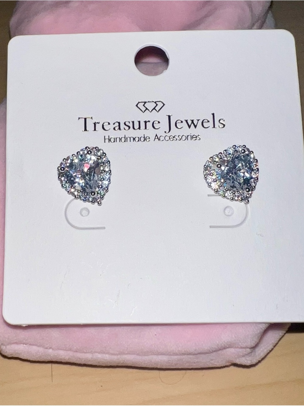 New Treasure jewels bling heart studs